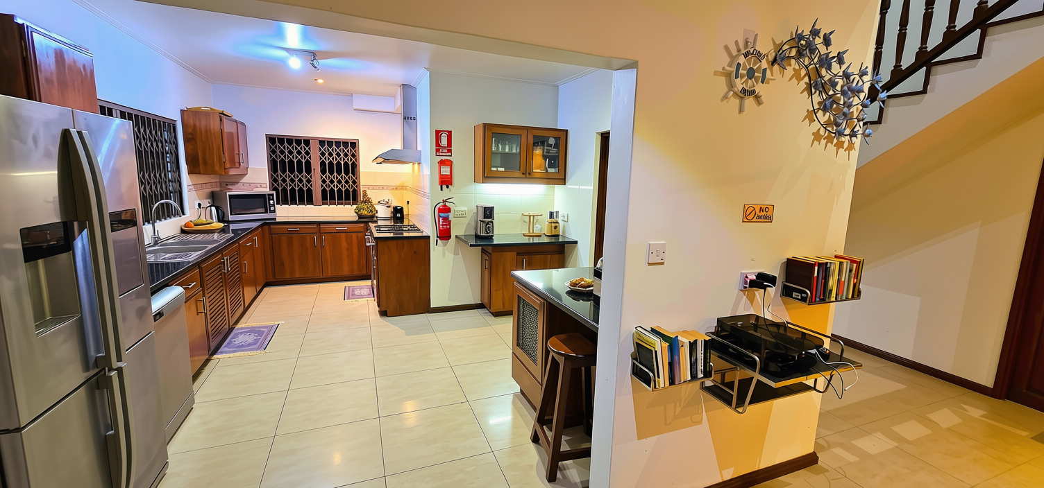 Fully equipped shared kitchen